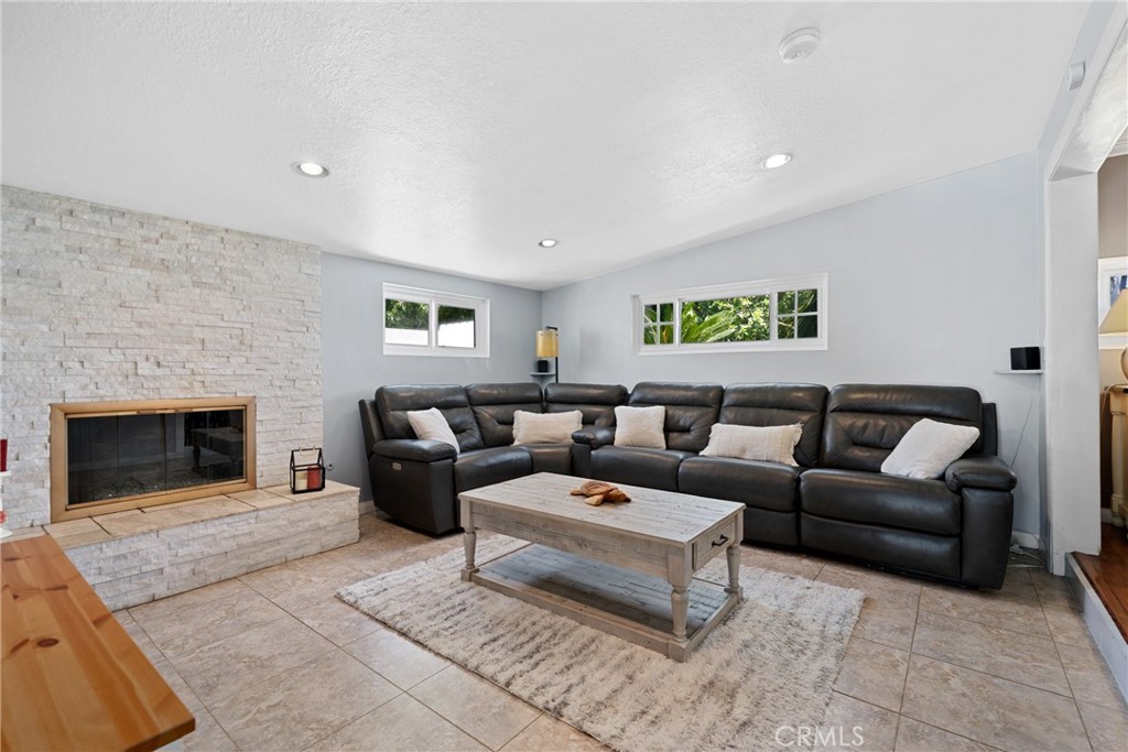 4be240d4 6254 4570 9ddf B11a2f3a651f