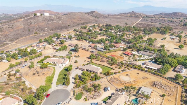 Detail Gallery Image 40 of 46 For 17920 Pony Butte Ct, Perris,  CA 92570 - 4 Beds | 2/1 Baths