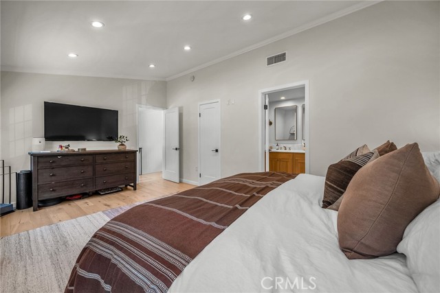 17152 Escalon Drive, Encino CA: https://media.crmls.org/medias/4be2b5ee-4f0f-4175-b6c5-94c13a95be6a.jpg