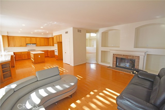 1528 Rancho Hills Dr, Chino Hills CA: https://media.crmls.org/medias/4be2dff6-c249-4e53-8862-54604bacc176.jpg