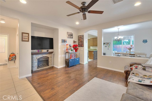 Detail Gallery Image 8 of 57 For 1343 Comfrey Leaf Drive, Beaumont,  CA 92223 - 4 Beds | 3 Baths