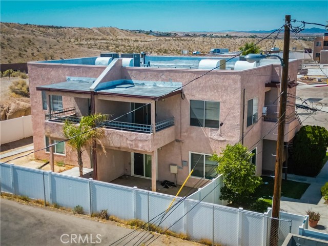 1061 May Lane, Barstow CA: https://media.crmls.org/medias/4be3e544-add4-438c-9d9c-c68a8258dbc5.jpg