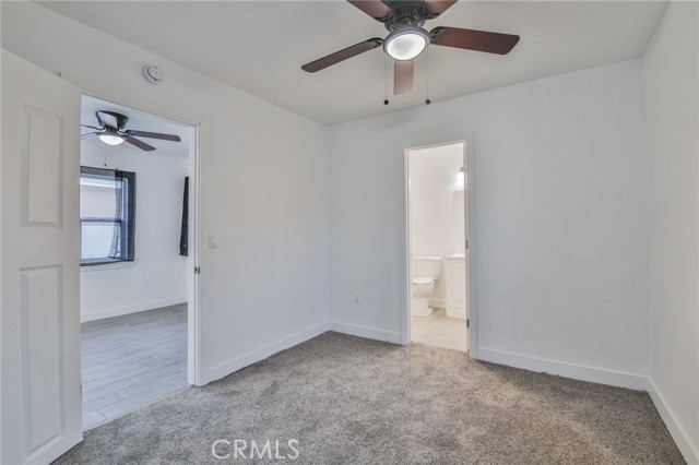 9218 Hooper Avenue, Los Angeles CA: https://media.crmls.org/medias/4be468ca-9f8a-4236-bc25-3167e3747698.jpg