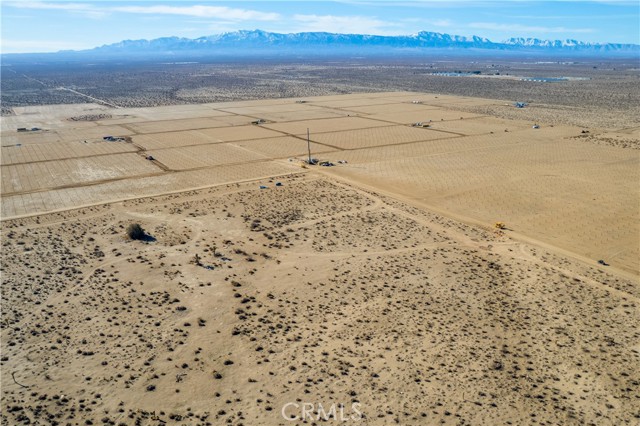 5331 Desoto Avenue, Adelanto CA: https://media.crmls.org/medias/4be4c54a-c119-4dbf-97ee-b5c28297df49.jpg