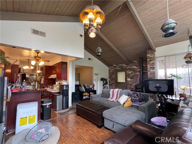 643 W Alegria Avenue, Sierra Madre CA: https://media.crmls.org/medias/4be5500c-2948-4e1e-9fae-28b06353f0c3.jpg