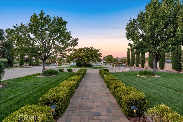 Detail Gallery Image 15 of 75 For 2608 Desert Rose Dr, Lancaster,  CA 93536 - 4 Beds | 4 Baths