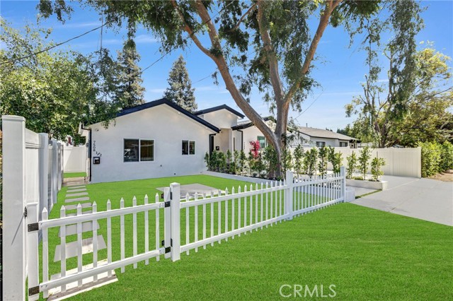 Detail Gallery Image 5 of 10 For 7508 1/2 Claire Ave, Reseda,  CA 91335 - 1 Beds | 1 Baths