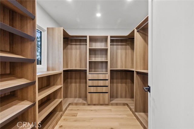 24201 Caris Street, Woodland Hills CA: https://media.crmls.org/medias/4be631fa-12ec-4c76-94bb-4a4b7872d018.jpg