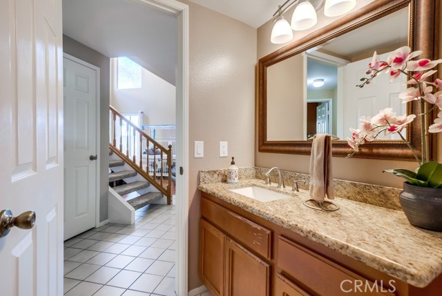 Detail Gallery Image 30 of 75 For 18556 Olympian Ct, Canyon Country,  CA 91351 - 3 Beds | 2/1 Baths