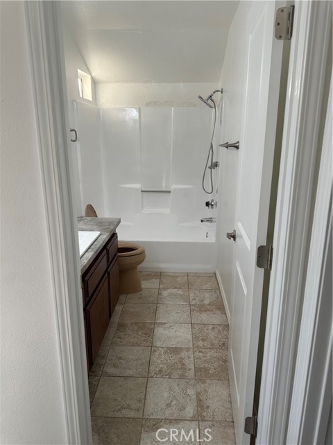 Detail Gallery Image 11 of 19 For 10352 Primrose Ct, Hesperia,  CA 92345 - 4 Beds | 3 Baths