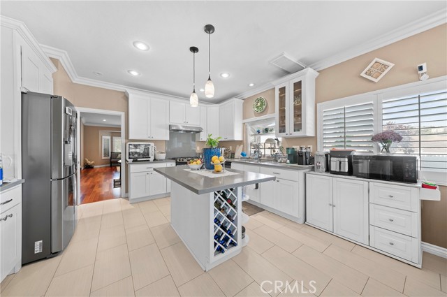 Detail Gallery Image 11 of 60 For 24300 Knoll Ct, Diamond Bar,  CA 91765 - 5 Beds | 3 Baths