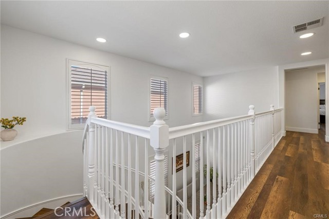 Detail Gallery Image 27 of 61 For 19924 via Joyce Dr, Saugus,  CA 91350 - 5 Beds | 3 Baths