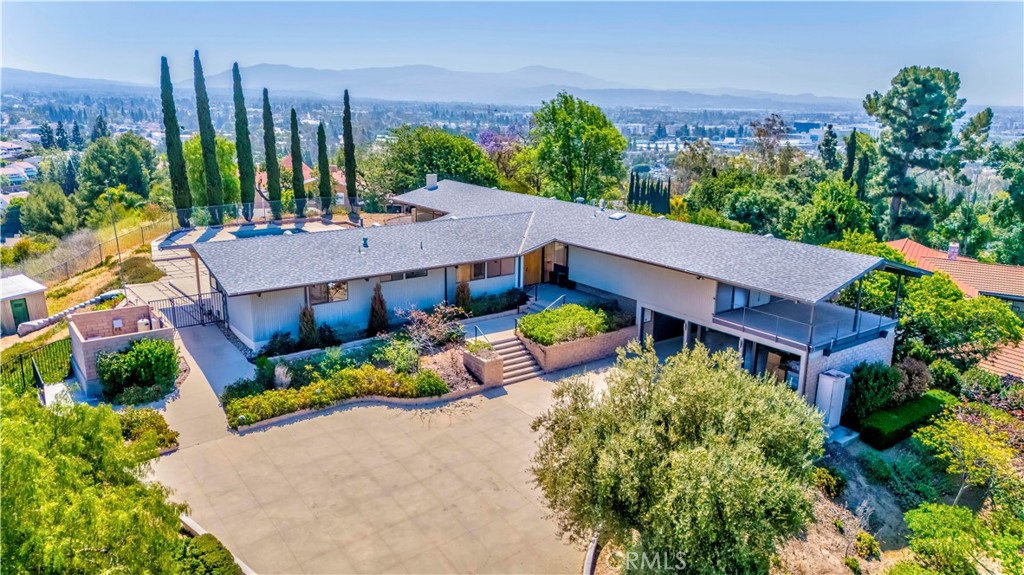 1830 Ladera Vista Drive