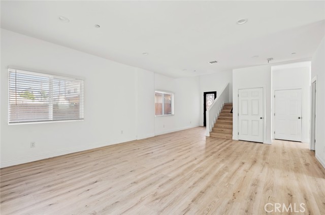 939 E 97th Street, Los Angeles CA: https://media.crmls.org/medias/4be8e5da-a216-4144-bea1-b0922653841d.jpg