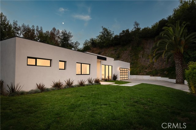 9924 Liebe Drive, Beverly Hills CA: https://media.crmls.org/medias/4be90b42-76f3-403a-9d7e-4068049147c5.jpg