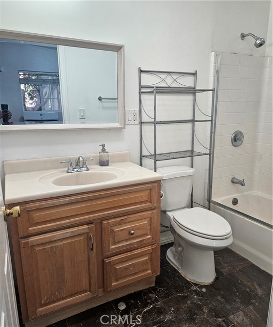 17537 Tuba, Northridge CA: https://media.crmls.org/medias/4be97bce-480f-44e1-9fc1-7aa058912990.jpg