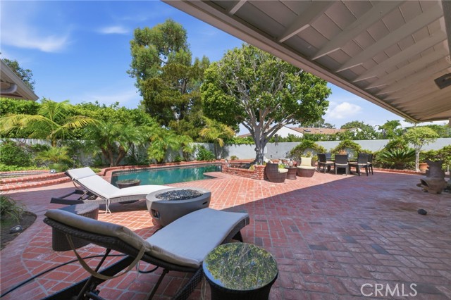 Detail Gallery Image 21 of 71 For 1633 Santiago, Newport Beach,  CA 92660 - 4 Beds | 3/1 Baths