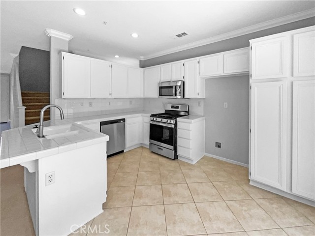 7411 Bull Run Place, Fontana CA: https://media.crmls.org/medias/4beb664a-a3ba-40df-8529-a8857a474bd0.jpg