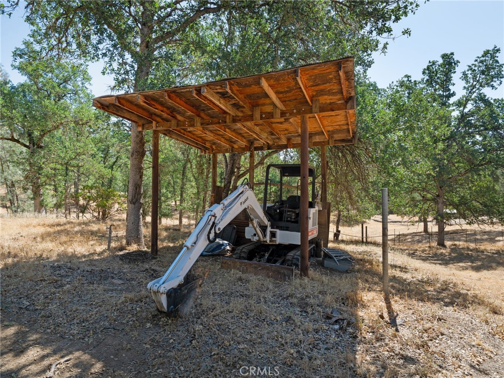 https://media.crmls.org/medias/4beba59b-86d3-432b-860f-0067b508a6d9.jpg?preset=X-Large