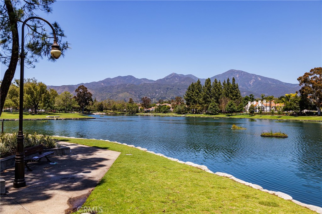 225 Montana Del Lago Drive