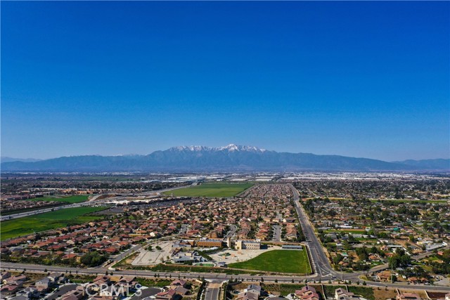 Detail Gallery Image 39 of 48 For 11829 Confluence Dr, Jurupa Valley,  CA 91752 - 5 Beds | 3 Baths