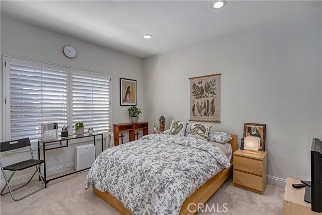 Image 23 of 36 For 24301 Belford Court