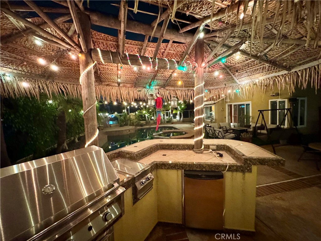https://media.crmls.org/medias/4bee70b3-a3fd-41f0-b6de-641073f7f45e.jpg?preset=X-Large