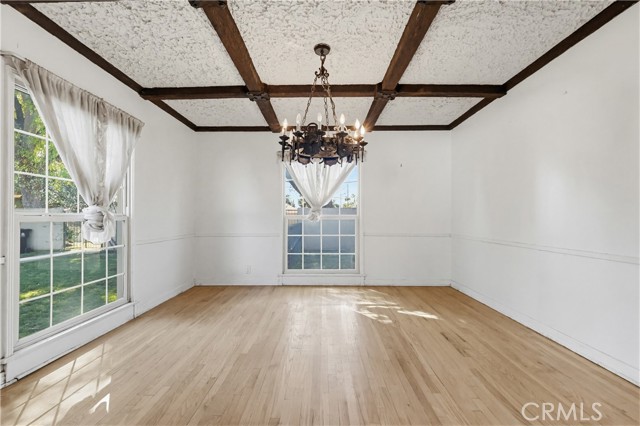 Detail Gallery Image 15 of 34 For 10314 Encino, Granada Hills,  CA 91344 - 4 Beds | 2 Baths