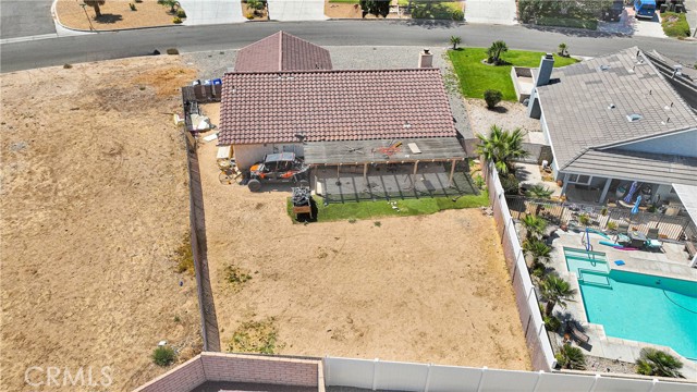 27818 Hummingbird Lane, Helendale CA: https://media.crmls.org/medias/4bef0c62-8a39-48f6-b268-6fa07b1d8adb.jpg
