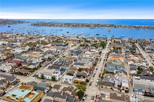 Detail Gallery Image 29 of 29 For 224 Amethyst, Newport Beach,  CA 92662 - 3 Beds | 3 Baths