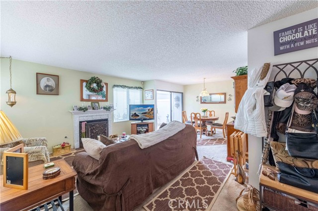 1363 San Simeon Court, Ventura CA: https://media.crmls.org/medias/4bef61fd-0027-4f19-853d-af33164afd1e.jpg