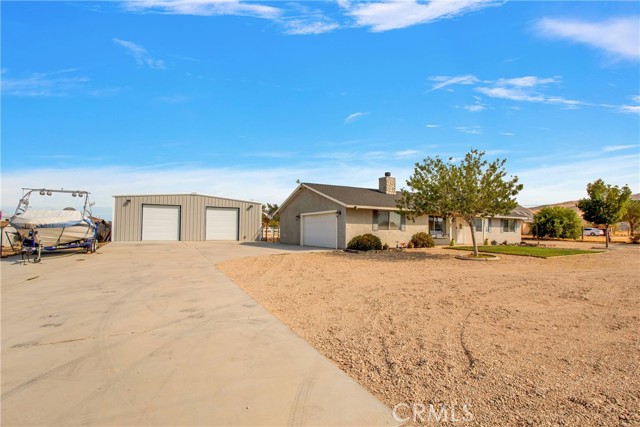 Detail Gallery Image 6 of 55 For 10661 Blackfoot Rd, Apple Valley,  CA 92308 - 3 Beds | 2 Baths