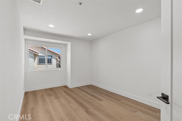 Detail Gallery Image 26 of 27 For 333 E Phillips Bld, Pomona,  CA 91766 - 3 Beds | 2/1 Baths