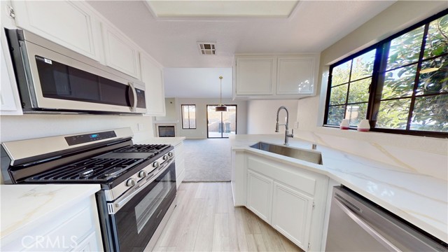 Detail Gallery Image 7 of 22 For 1461 Congress Way, San Jacinto,  CA 92583 - 2 Beds | 2 Baths