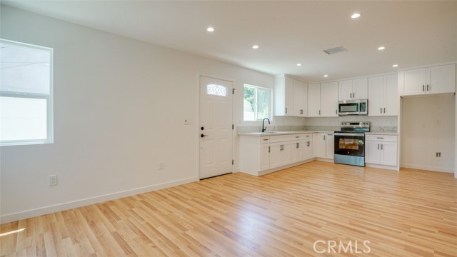 856 W 47th Street, Los Angeles CA: https://media.crmls.org/medias/4beffdf8-6d37-46f4-bc04-cc06e9eccf9e.jpg