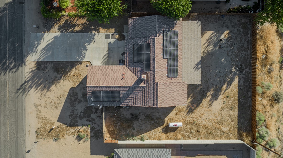 Detail Gallery Image 3 of 27 For 21671 Calhoun Dr, California City,  CA 93505 - 3 Beds | 2 Baths