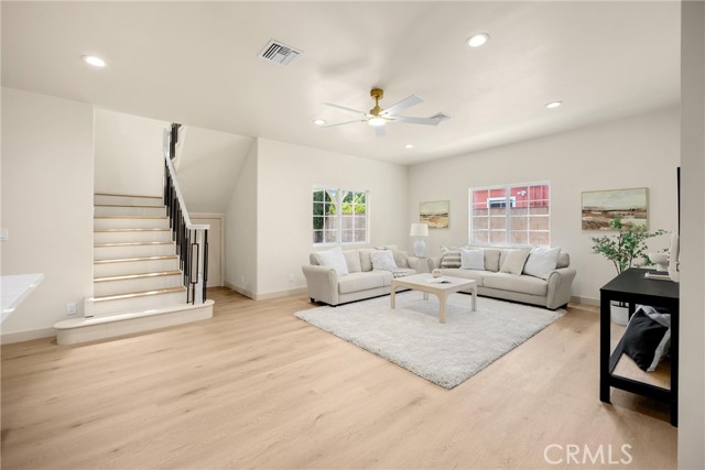 Detail Gallery Image 22 of 65 For 631 N Kenwood St, Burbank,  CA 91505 - 5 Beds | 3 Baths