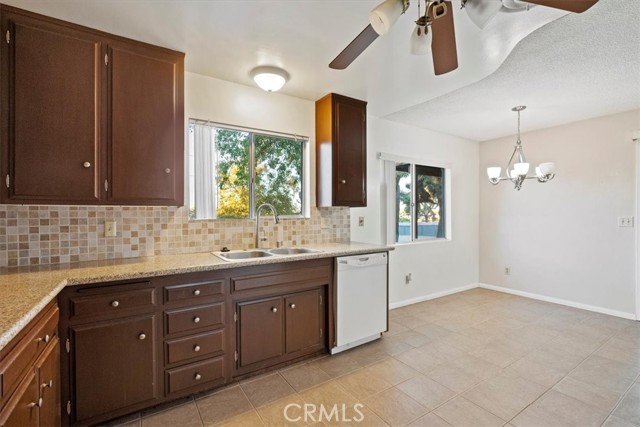 Detail Gallery Image 13 of 28 For 56734 Carlyle Dr, Yucca Valley,  CA 92284 - 4 Beds | 2/1 Baths