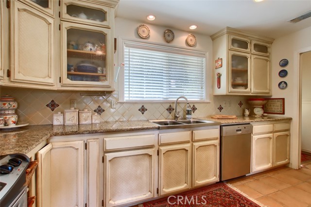 Detail Gallery Image 10 of 38 For 39406 John West Rd, Oakhurst,  CA 93644 - 4 Beds | 3 Baths