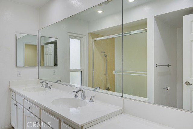 5006 Duverney, Laguna Woods CA: https://media.crmls.org/medias/4bf2018c-4af7-4796-a018-16805cbb7224.jpg