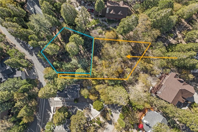 308 Pioneer Road, Lake Arrowhead CA: https://media.crmls.org/medias/4bf2678b-aab8-4c96-9ca4-197b1c79e606.jpg