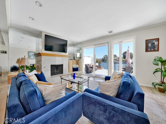 3512 Bravata Drive, Huntington Beach CA: https://media.crmls.org/medias/4bf27c49-bf34-4f5b-a447-87d744bc980a.jpg