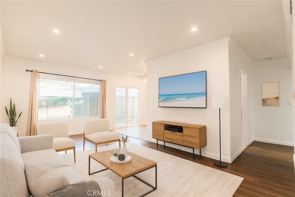 1470 W Lambert #255