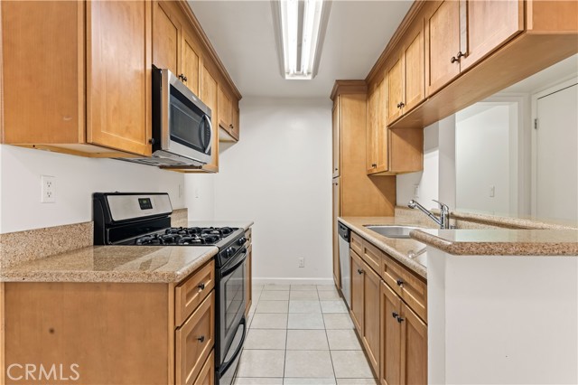20327 Saticoy Street, Winnetka CA: https://media.crmls.org/medias/4bf38a16-deb6-4392-95e5-1198e80e084e.jpg