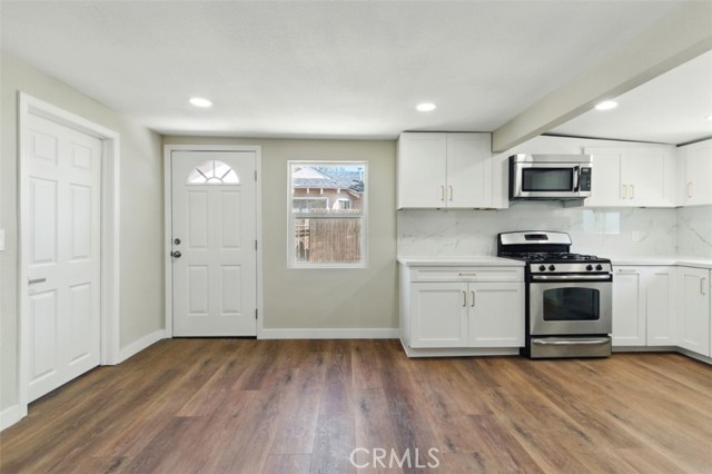 Detail Gallery Image 10 of 53 For 24557 4th St, San Bernardino,  CA 92410 - 3 Beds | 3 Baths