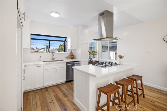 3974 Newton Street, Torrance, California 90505, 3 Bedrooms Bedrooms, ,2 BathroomsBathrooms,Residential,For Sale,Newton,PV25048381
