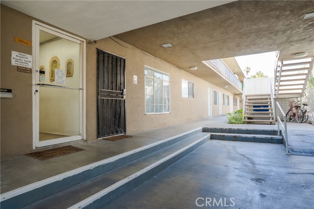 475 E Foothill Boulevard, Pomona CA: https://media.crmls.org/medias/4bf49224-bb88-4eea-b3ef-ba5667dfef78.jpg