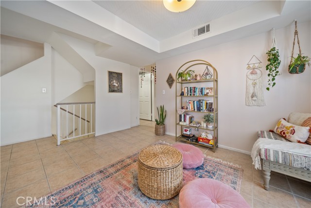 Detail Gallery Image 12 of 47 For 19950 Sherman Way Unit a a,  Winnetka,  CA 91306 - 3 Beds | 4 Baths