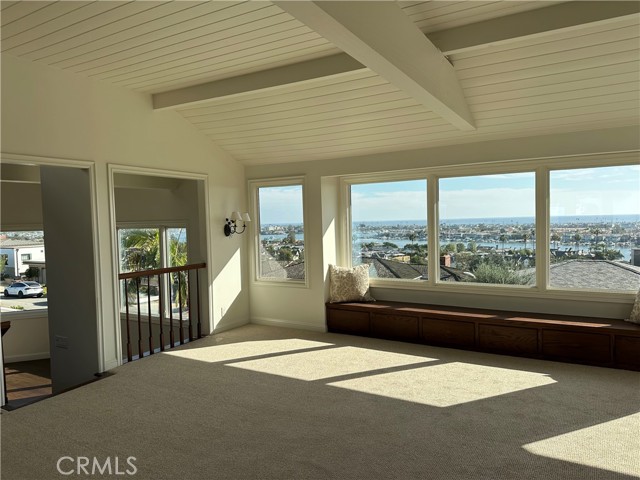 Detail Gallery Image 5 of 31 For 900 Kings, Newport Beach,  CA 92663 - 5 Beds | 3/1 Baths
