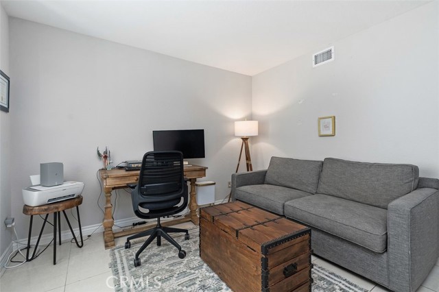 Detail Gallery Image 14 of 28 For 7 Clear Creek Ln, Laguna Hills,  CA 92653 - 4 Beds | 2/1 Baths